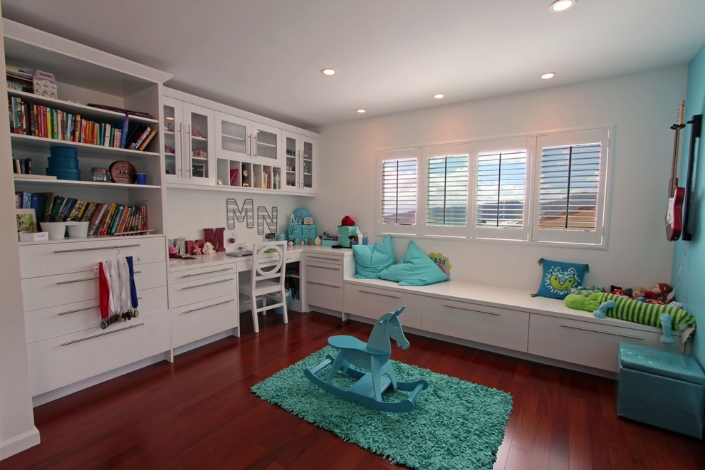 Photo of a contemporary kids' playroom in Hawaii.