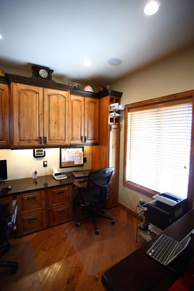 Design ideas for a traditional home office in Denver.