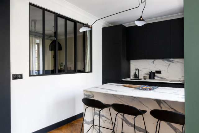 Black is back - Le Marais contemporary-kitchen