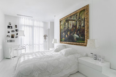 How to Mix Old Masters and Antique Artworks Into a Modern Scheme