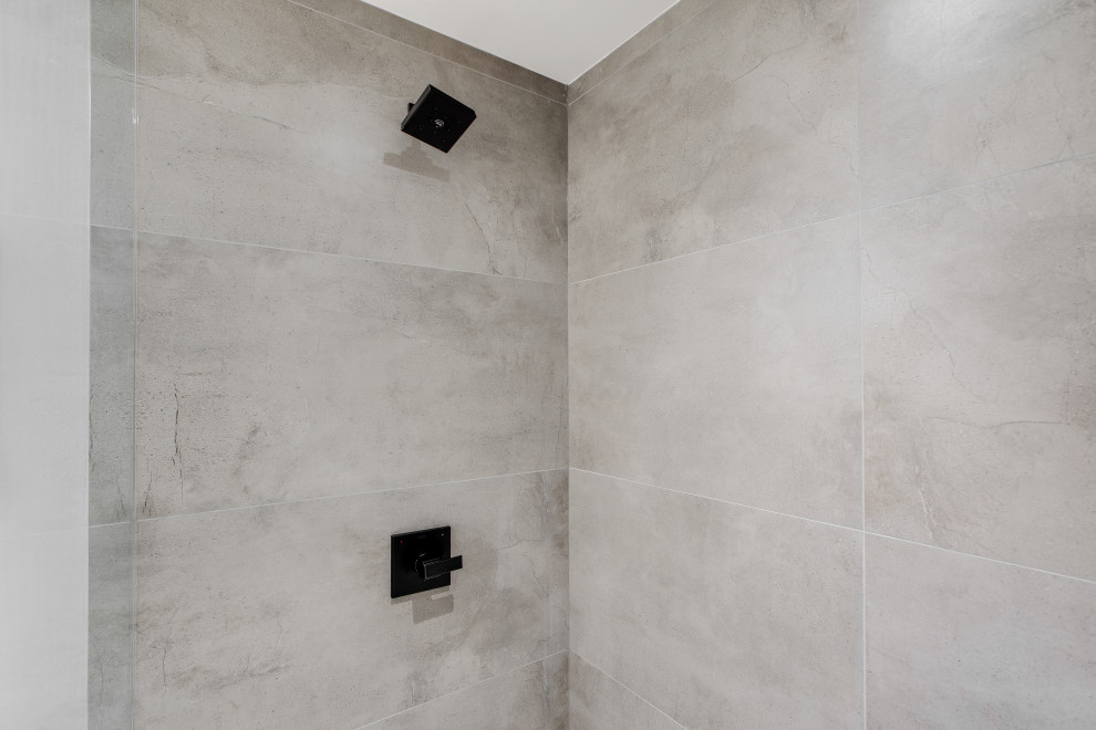 Inspiration for a transitional home design remodel in Toronto