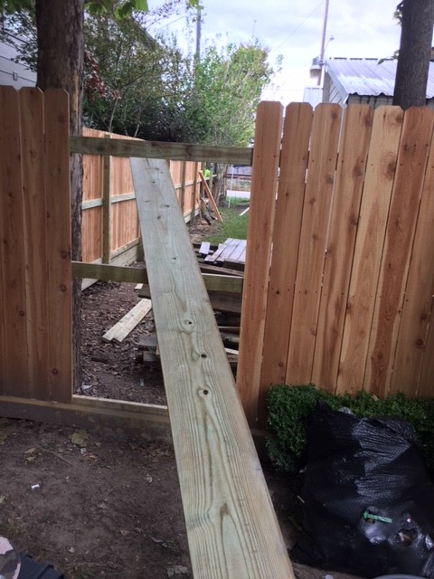 550' Perimeter Cedar Fence Replacement