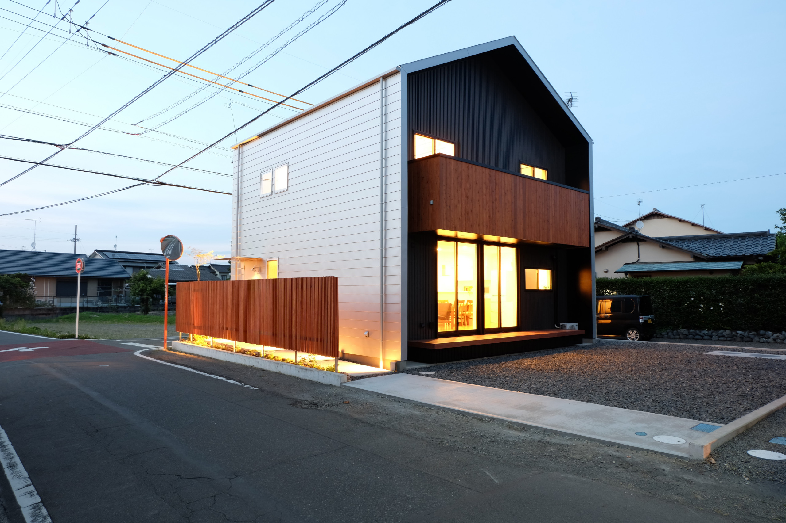 イエ型フレームの住宅＿外観夜景