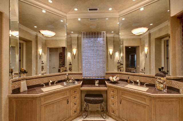 Transitional transitional-bathroom