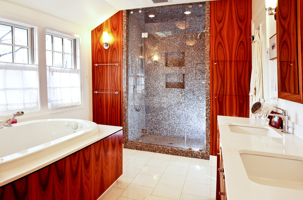 Inspiration for a traditional bathroom in Boston with stone tile.