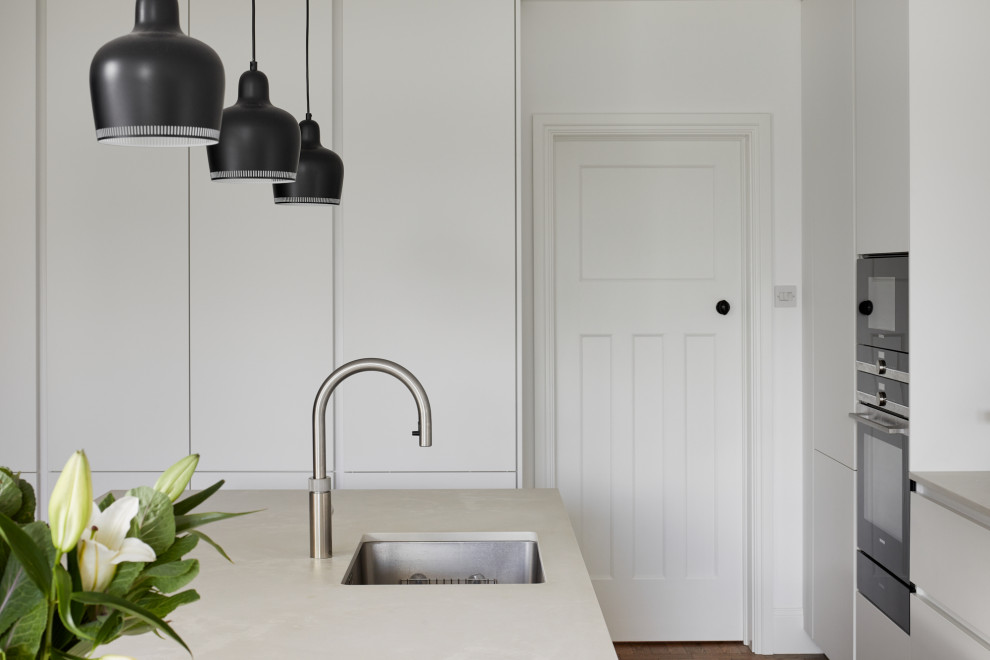 Beckenham Handleless Kitchen Modern Kitchen London by piqu Houzz