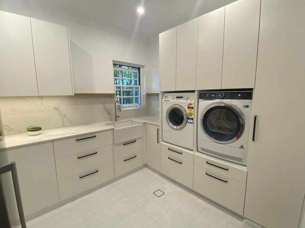 Contemporary laundry room in Sydney.