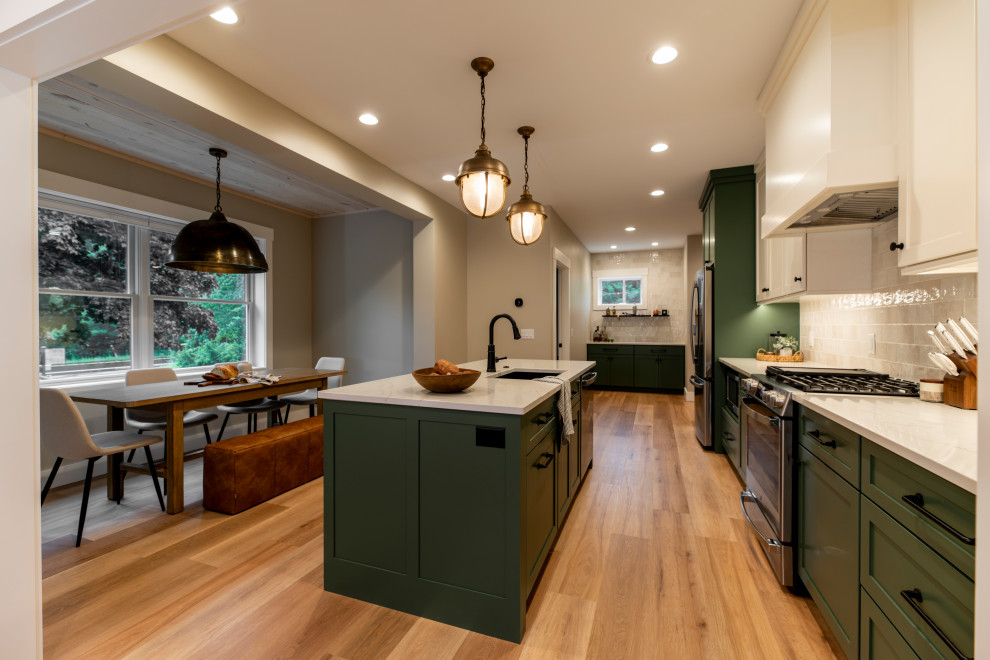 Kitchen - transitional kitchen idea