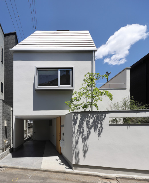 吹抜けで家族がつながる-野方の家 minimalistisch-haeuser