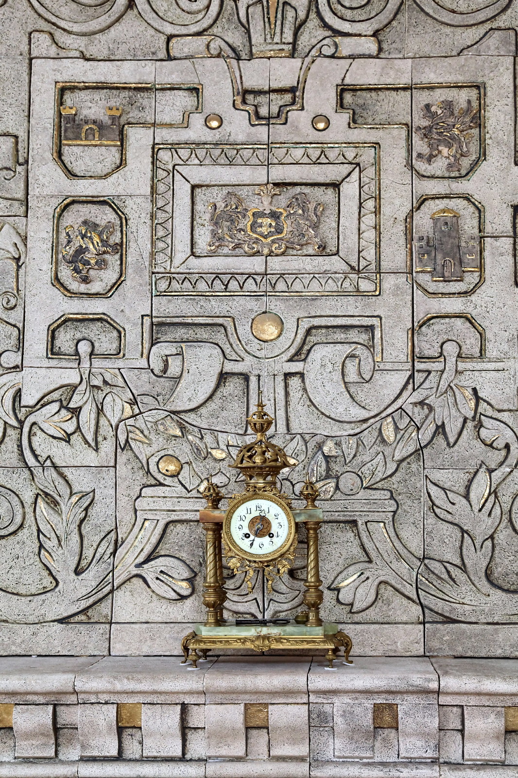 Камин "Рыцари"