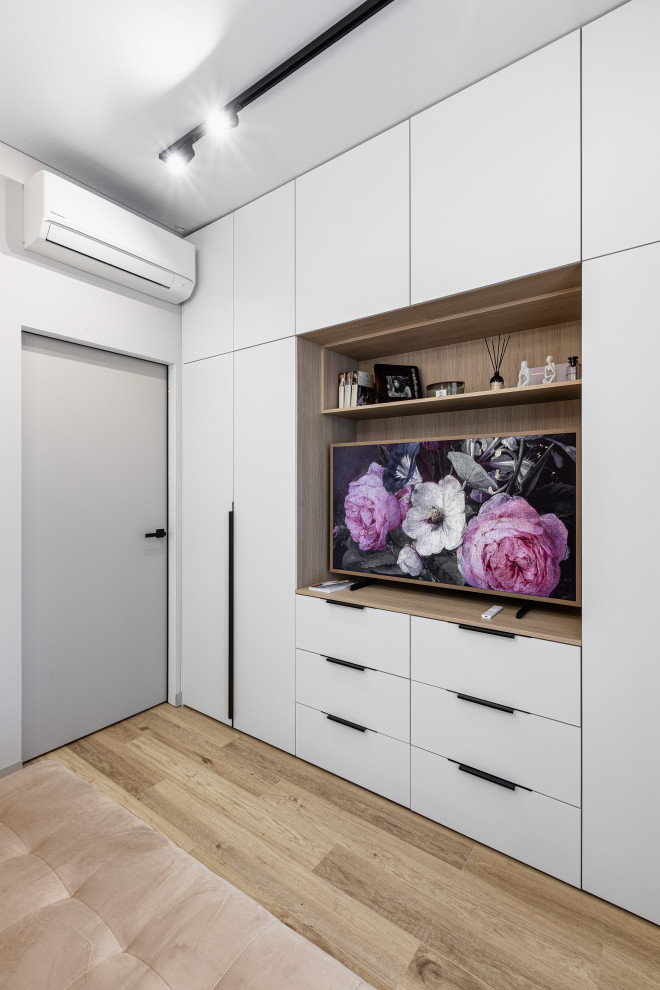 Двухкомнатная квартира в современном стиле с яркими акцентами