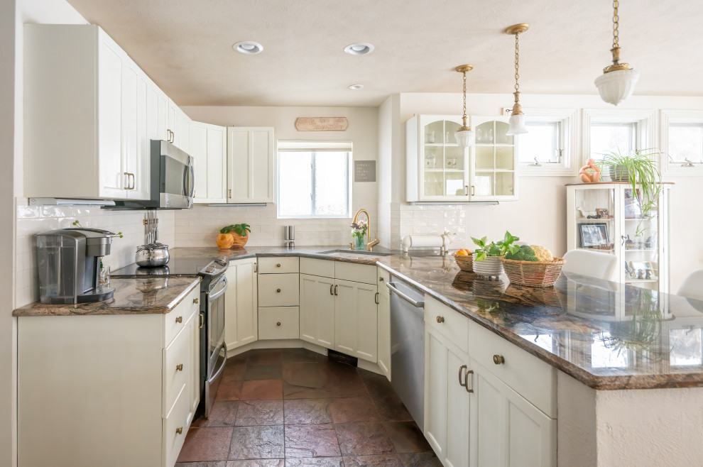 Kitchen - transitional kitchen idea in Denver