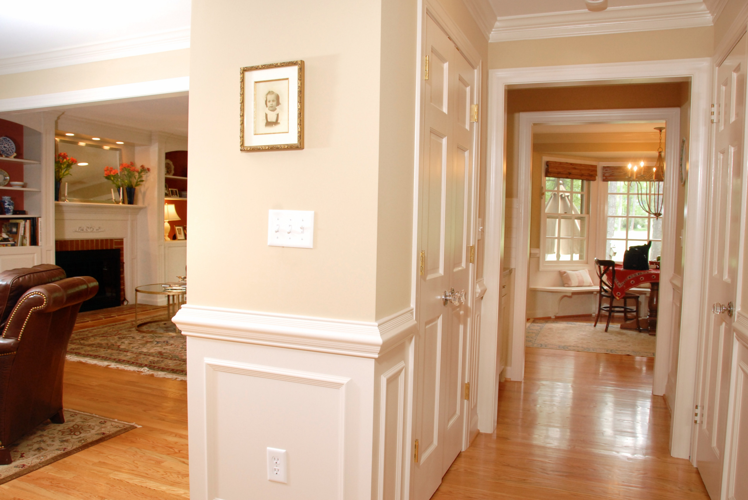 Williamsburg White flat panel kitchen