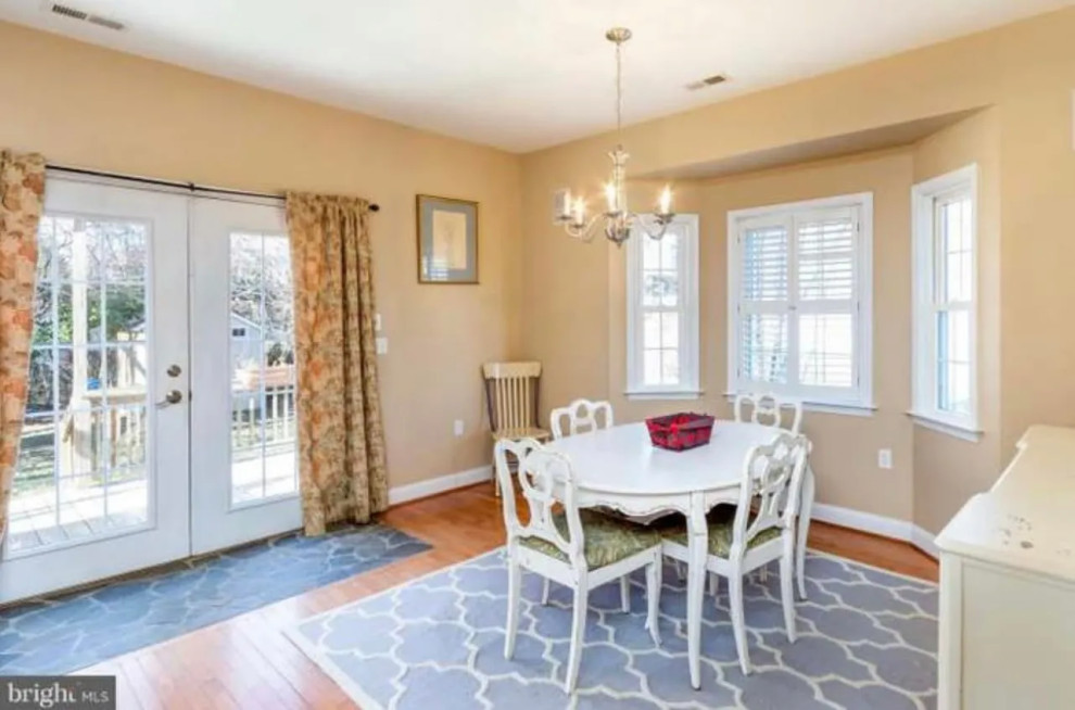 Dining room - dining room idea in Baltimore