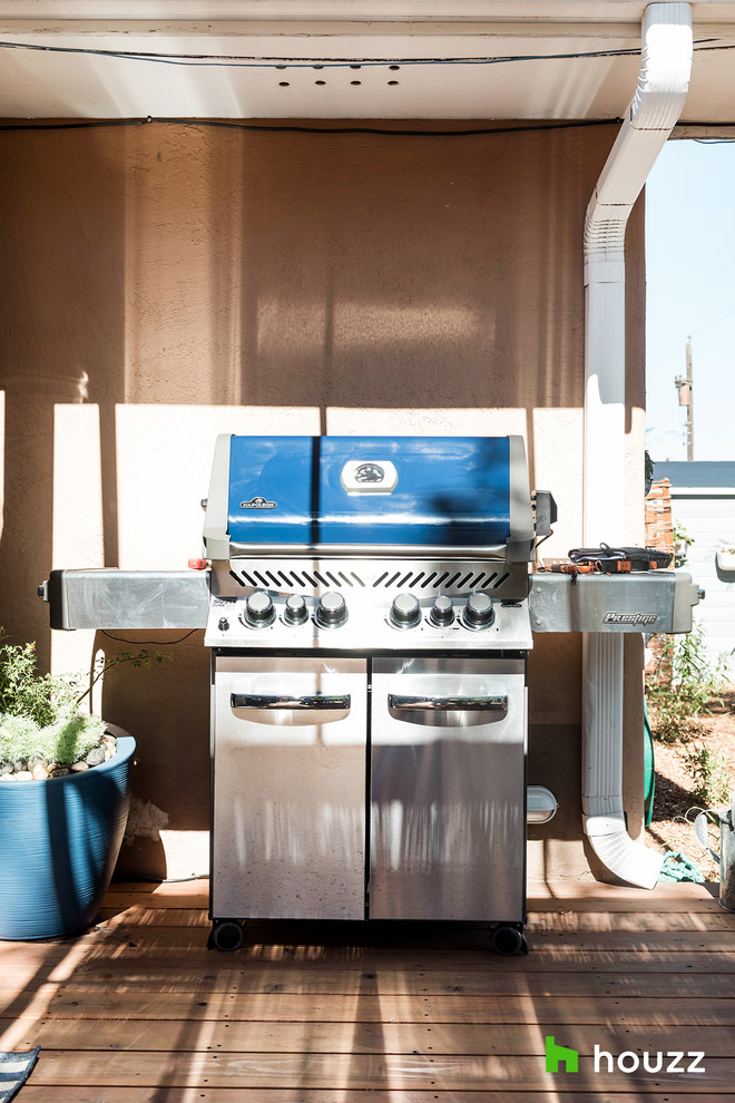 Transitional deck photo in Albuquerque