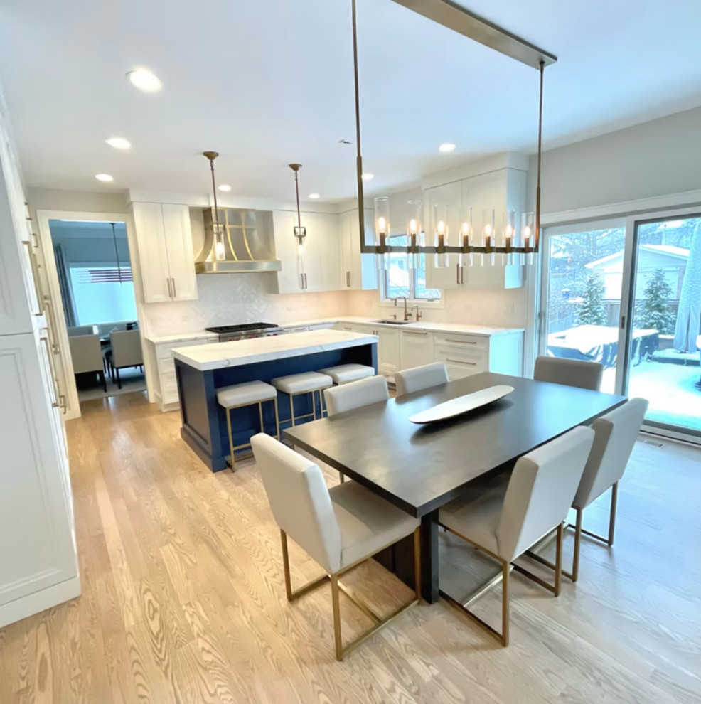 Example of a transitional dining room design in Chicago