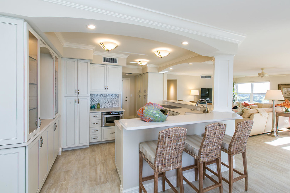 Inspiration for a transitional kitchen in Tampa.