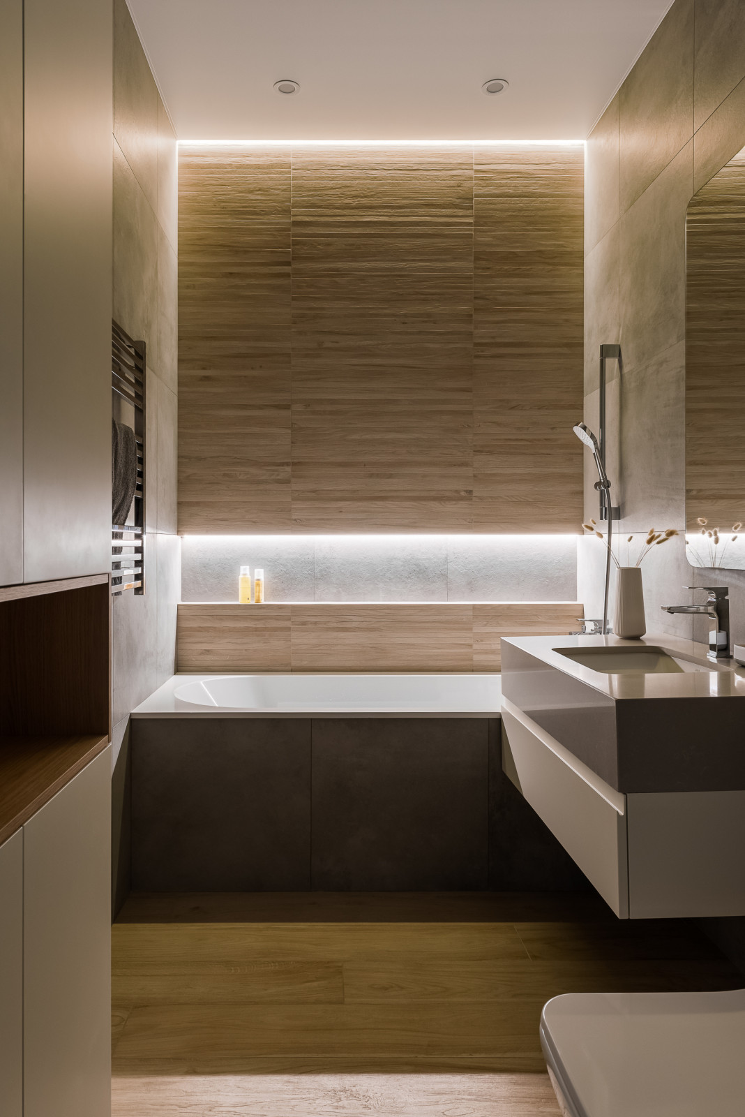 на стороне монохрома