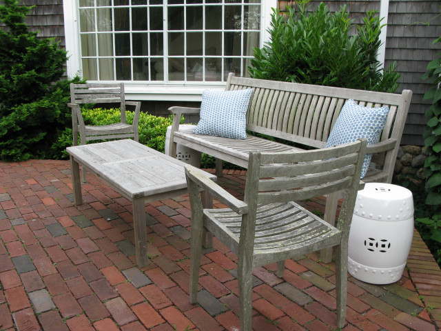Snow Point farmhouse-garden