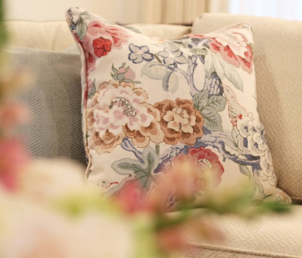 Home design - transitional home design idea