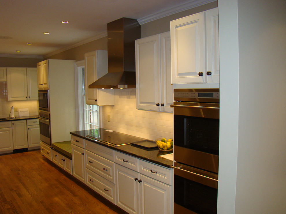 Large transitional kitchen photo in Charlotte