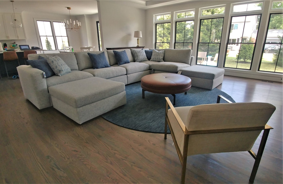 Inspiration for a transitional home design remodel in Cincinnati