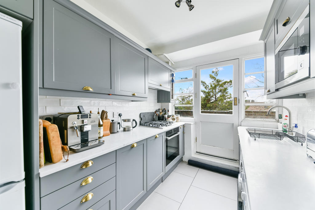 1920's Mansion Block Apartment Putney London