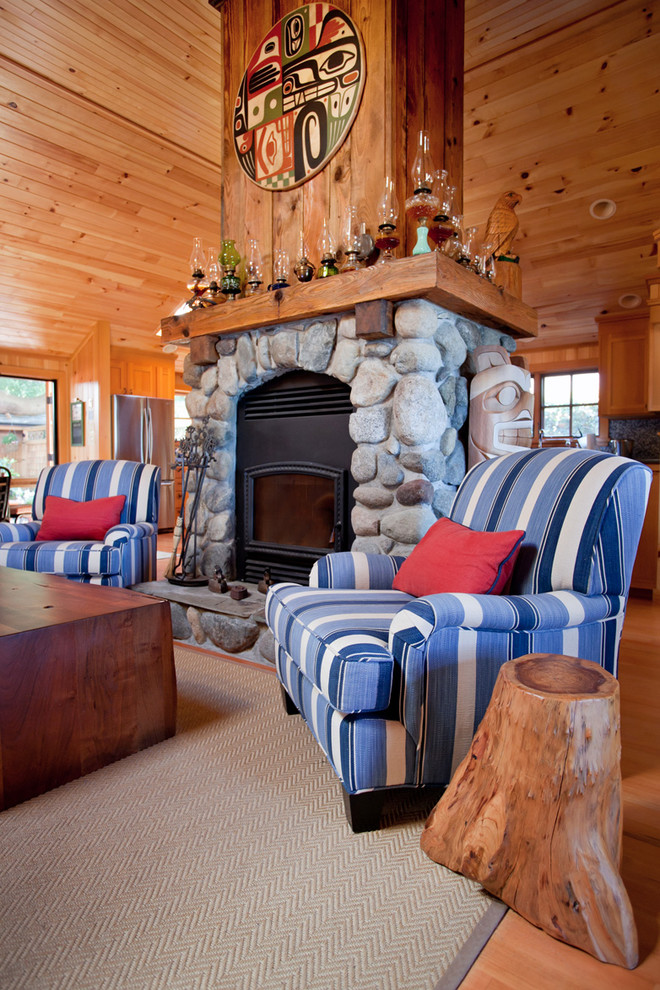 Home design - rustic home design idea in Vancouver