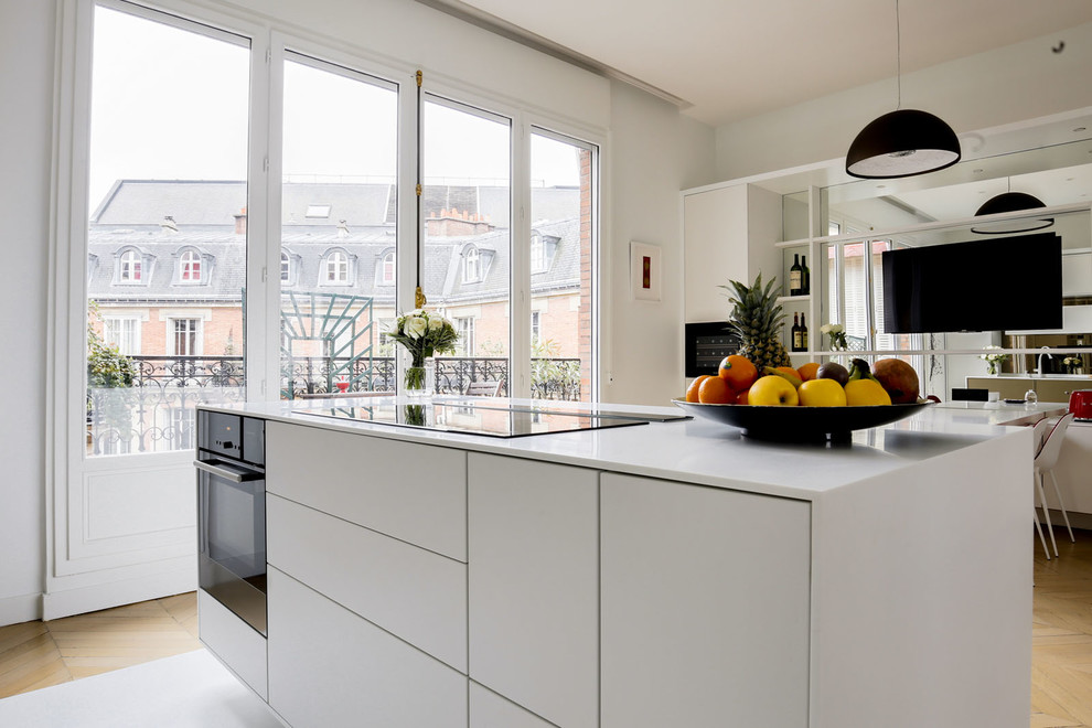 Cuisine design ouverte dans un appartement Haussmannien - Contemporain ...