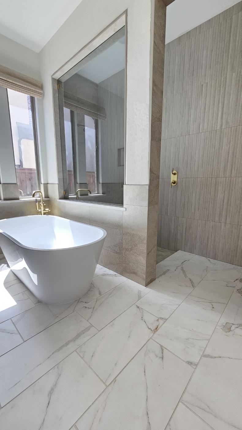 Celina TX, Janice Master Bathroom