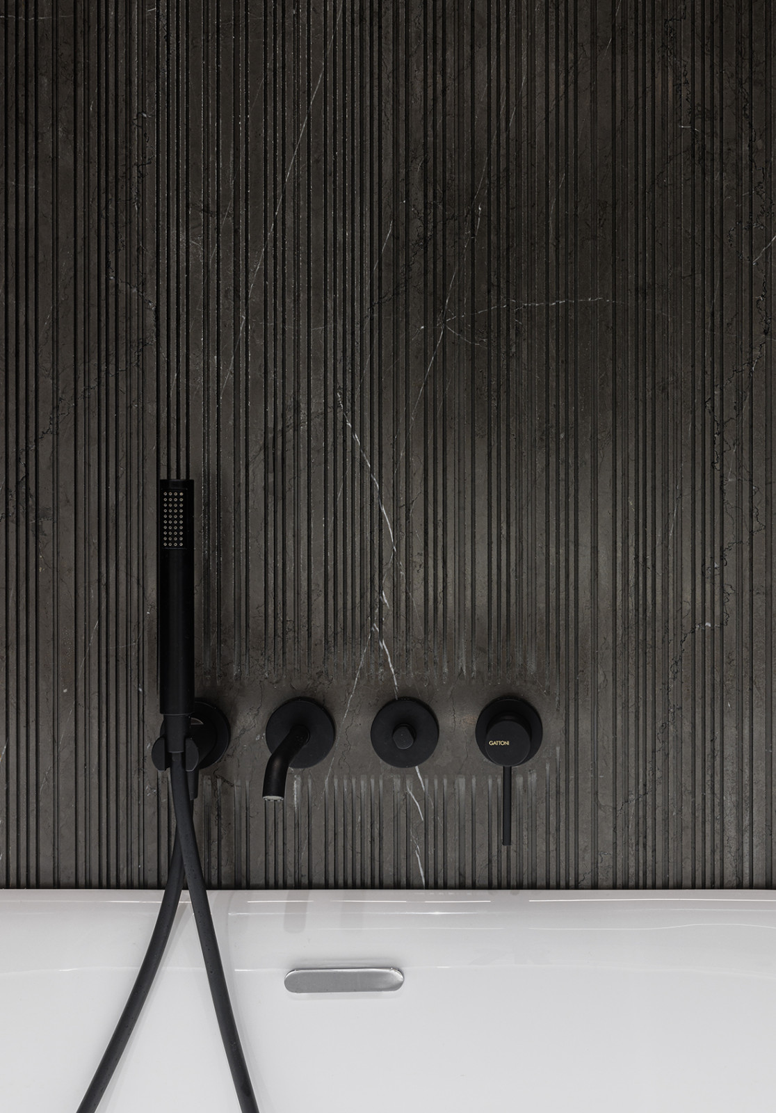 Монохромная квартира 90 м2 на Садовом кольце