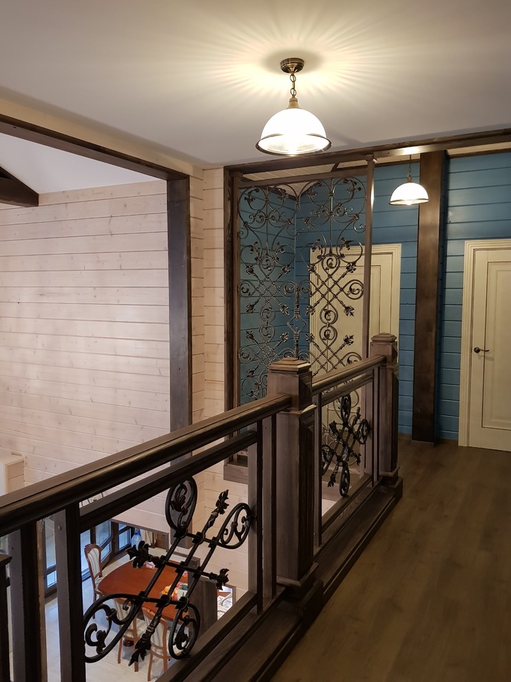 проект дома из клееного бруса, гостиная, лестница и баллюстрада, второй свет