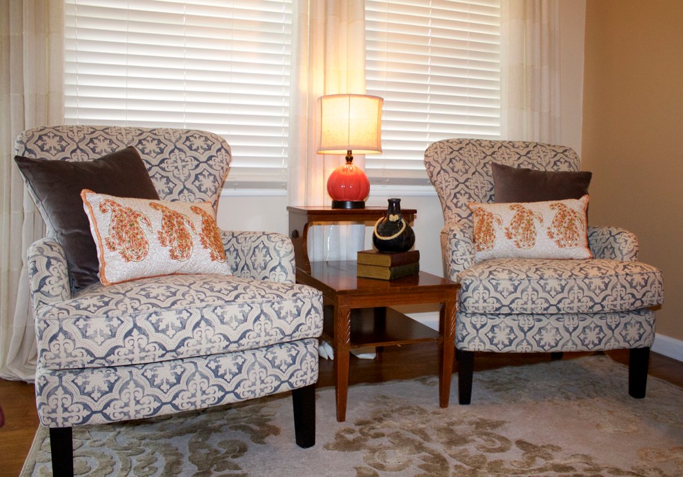 Inspiration for a transitional home design remodel in Atlanta