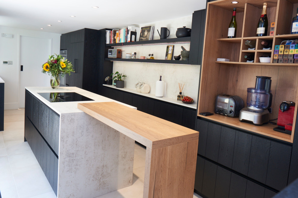 Mittelgroße Moderne Küche in London