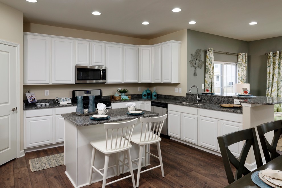 Transitional kitchen photo in Baltimore
