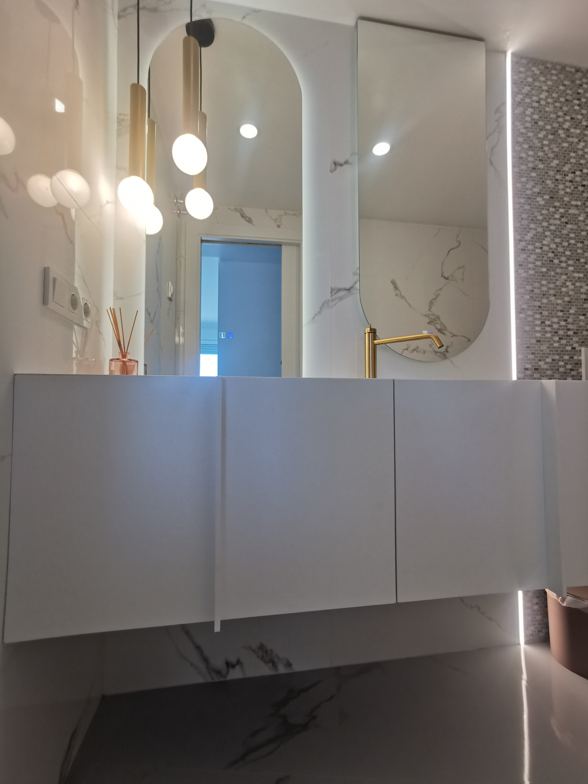 Proyecto de interiorismo/ reforma integral Ático junto al mar ( en curso)
