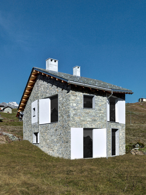 casa FD rustic-house-exterior
