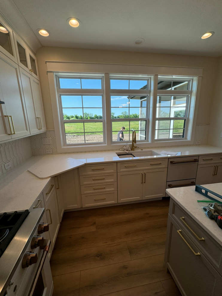 Kitchen and living area 23