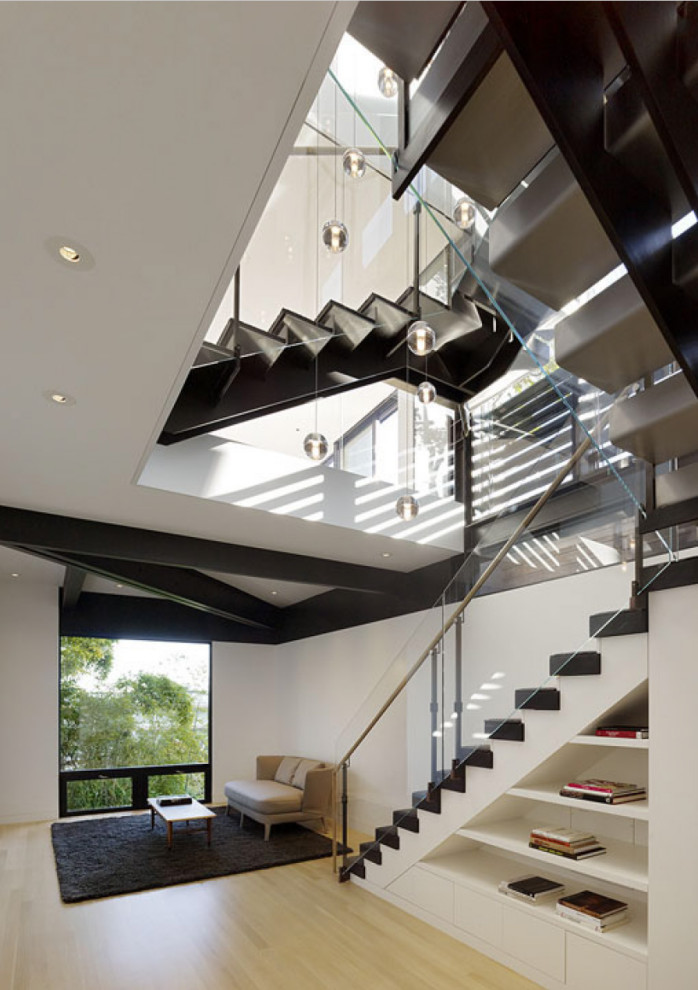 Photo of a modern l-shaped metal railing staircase in San Francisco.