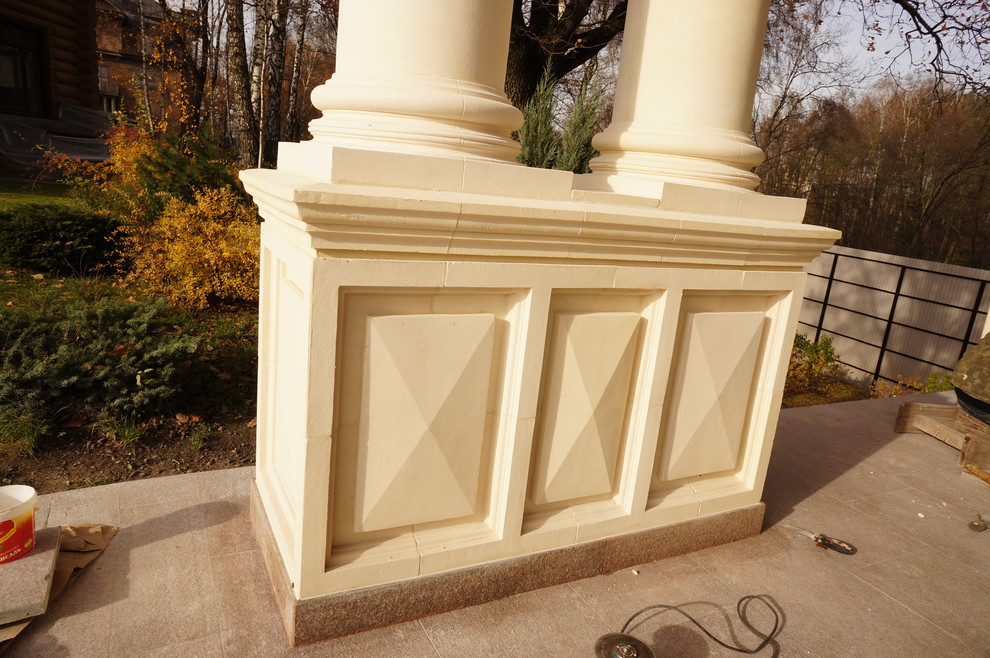 Дом на склоне