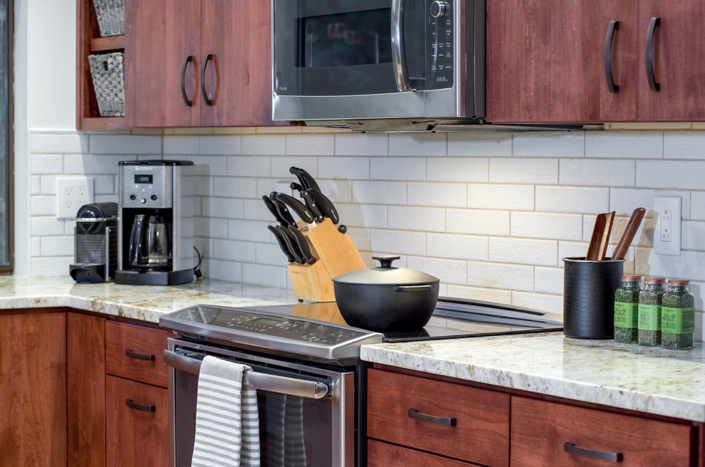 Transitional kitchen photo in Seattle
