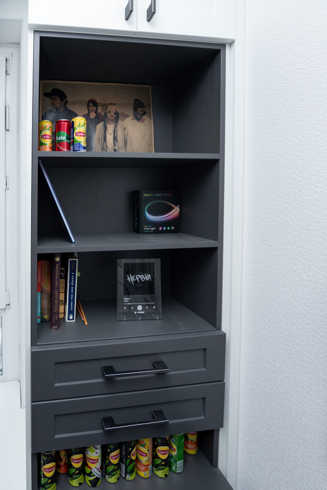 Меблировка подростковой комнаты в нейтральных цветах