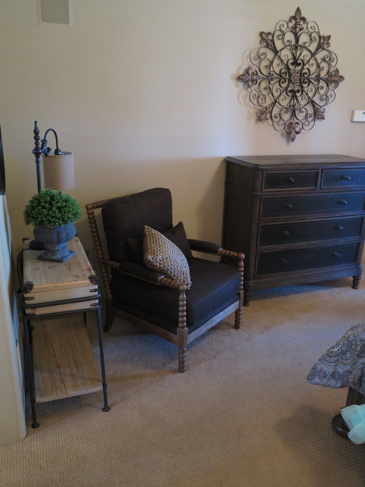 Home design - transitional home design idea in Phoenix