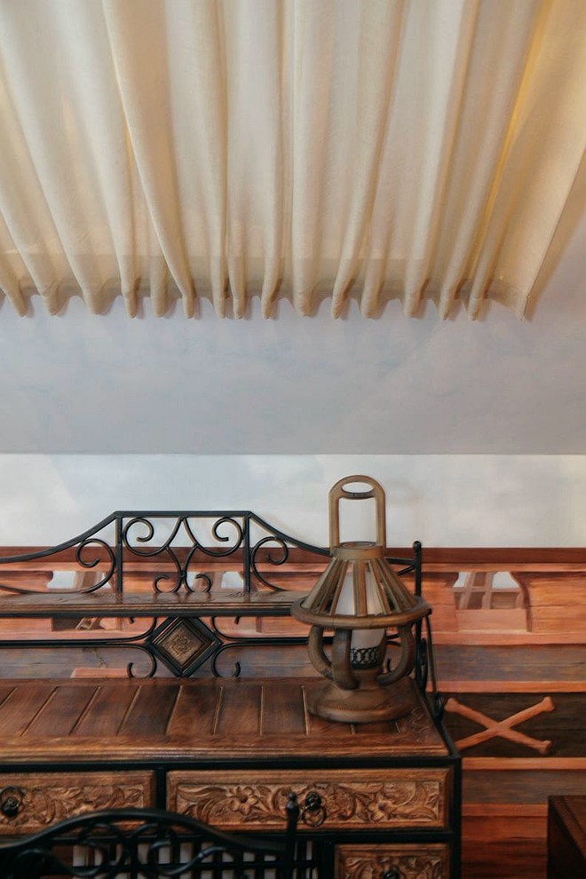 Шторы для мансарды и дизайн детской в морском стиле.