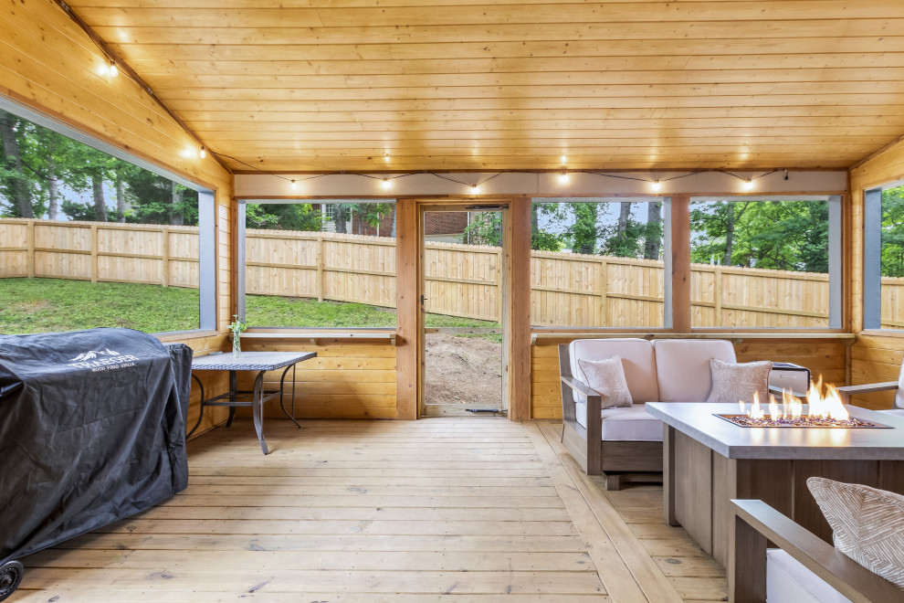 Screened in Patio