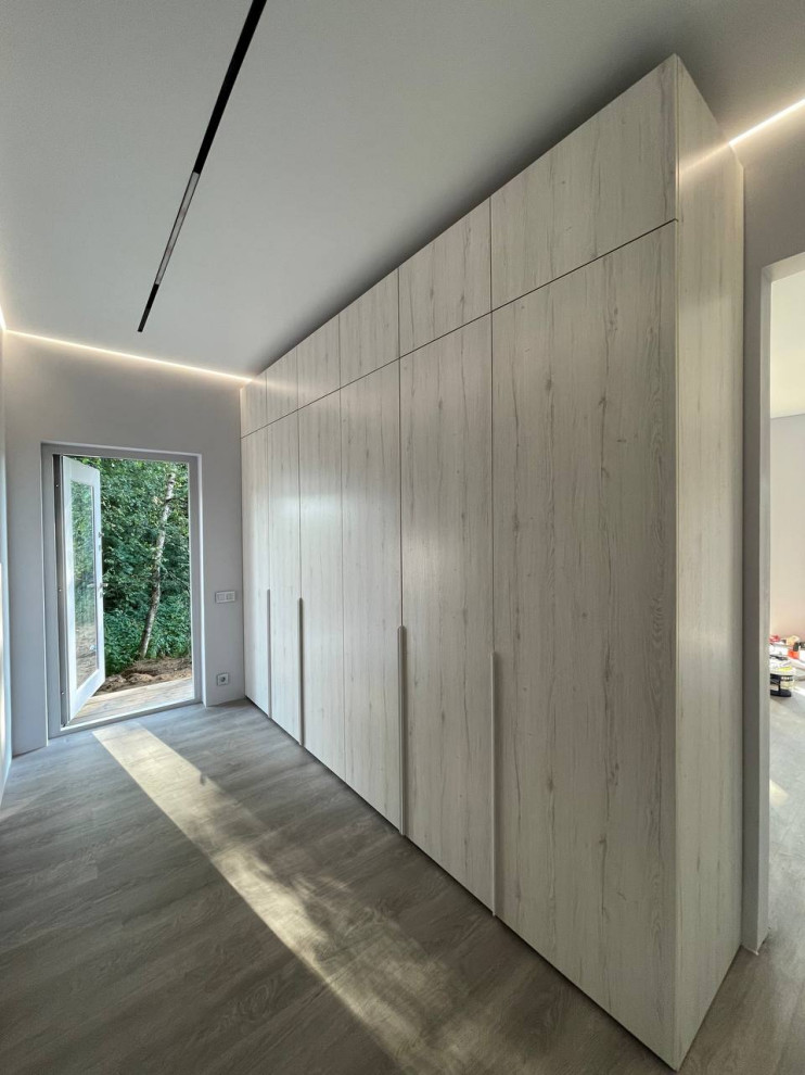 Распашные шкафы