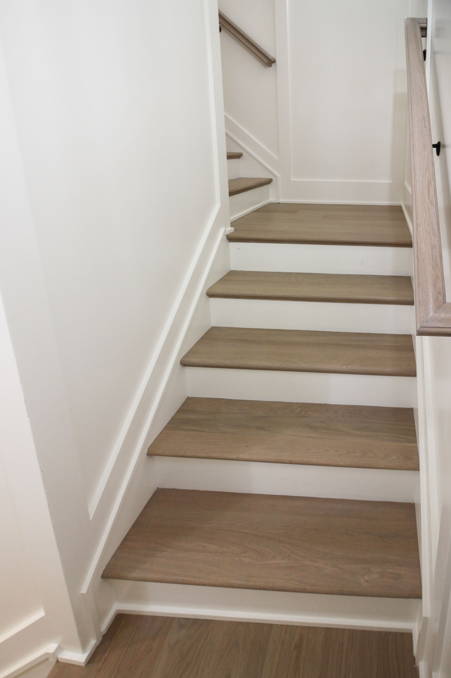 93_Captivating Light Wood Railing System with Black Spindles, Arlington VA 22207