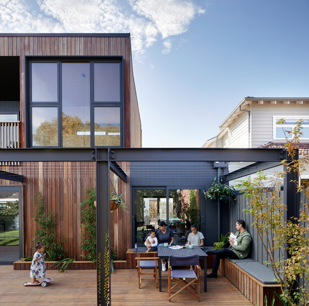 Inspiration for a contemporary terrace in Melbourne with fencing.