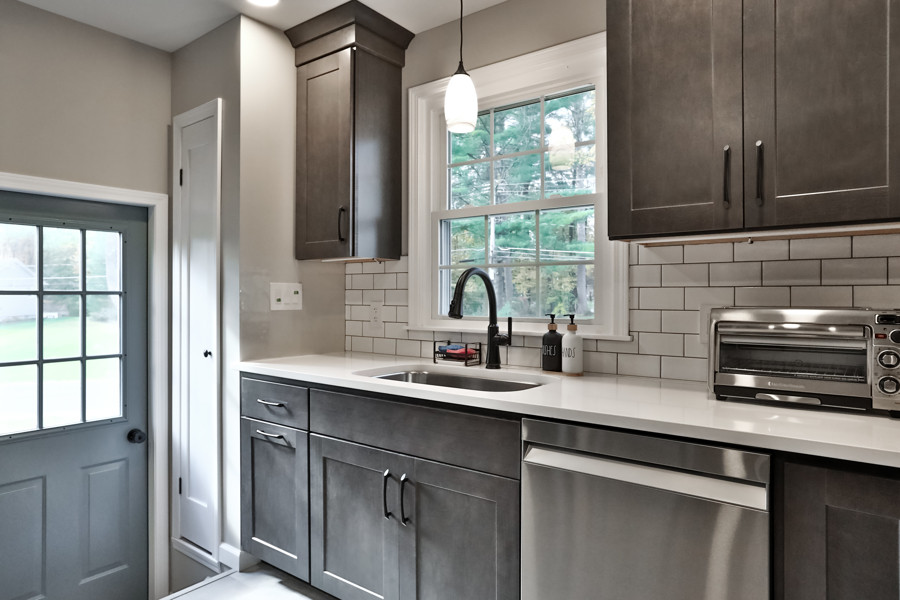 Example of a kitchen design in New York