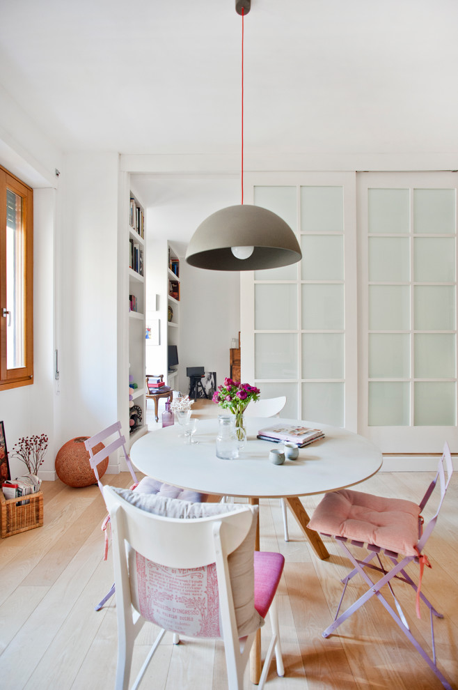 Inspiration for a mid-sized scandinavian dining room in Rome.